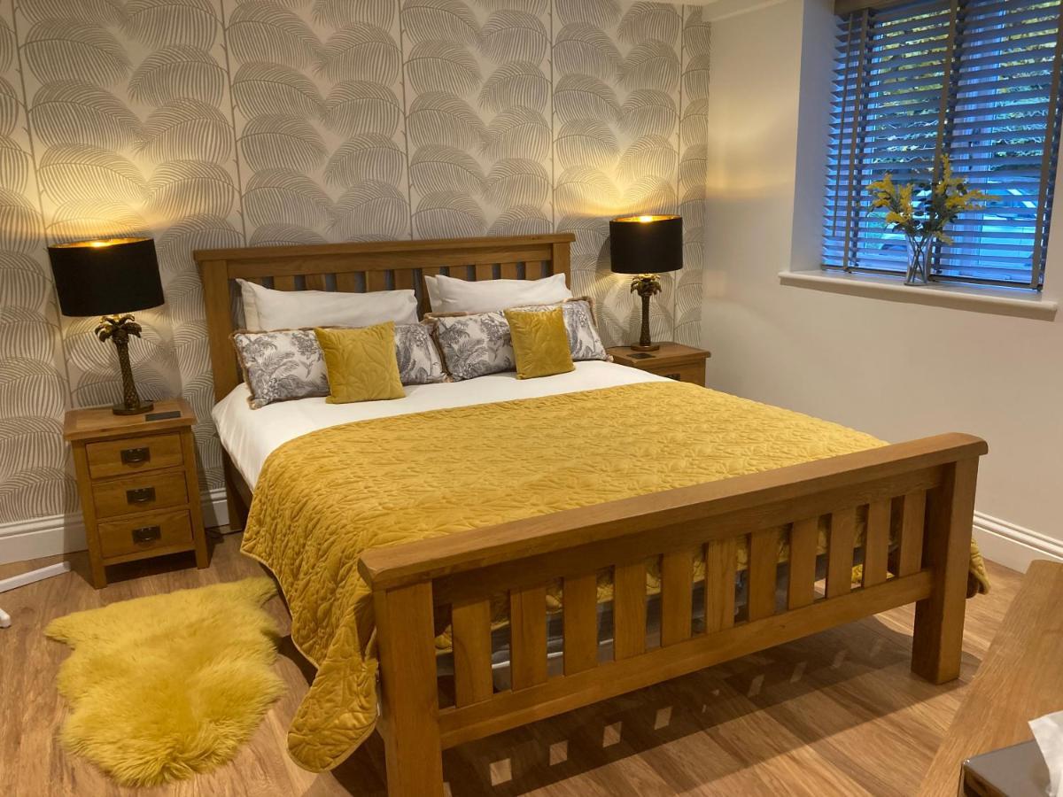 Streamside Apartments Yeovil Bagian luar foto