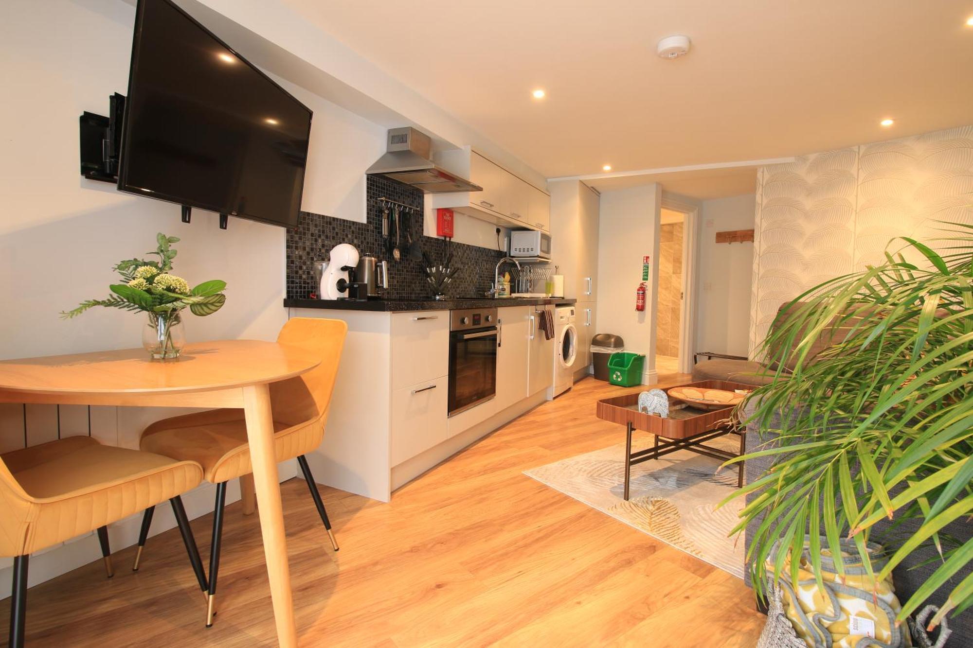 Streamside Apartments Yeovil Bagian luar foto